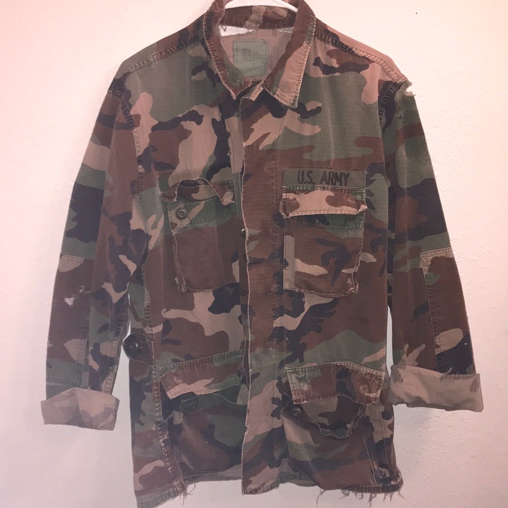 LG. Vintage Camo USArmy Jacket.